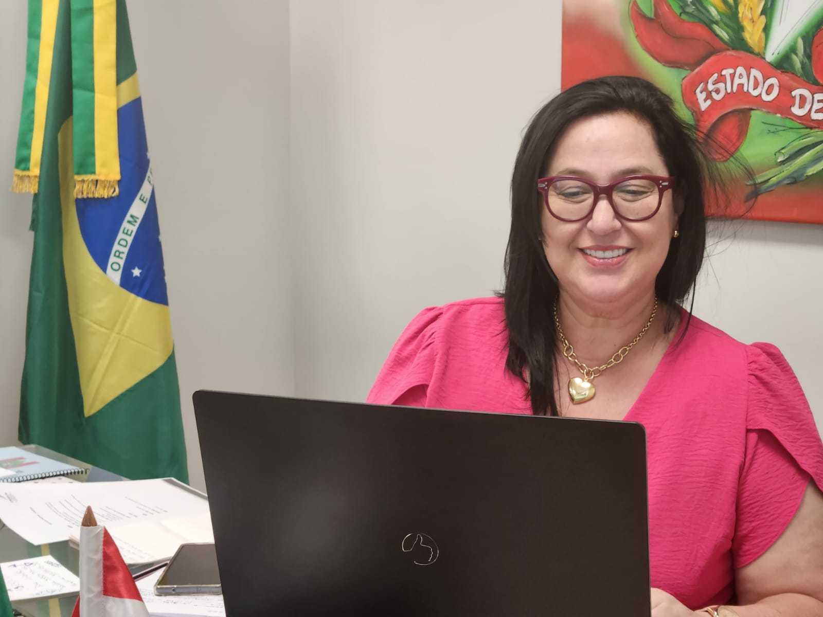 Secretária Vânia Franco recebe as boas-vindas da equipe do Codesul