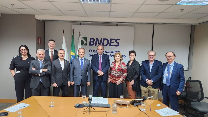 Em Brasília, governador Jorginho Mello garante liberação de R$ 631 milhões de crédito junto ao BNDES para estradas de Santa Catarina