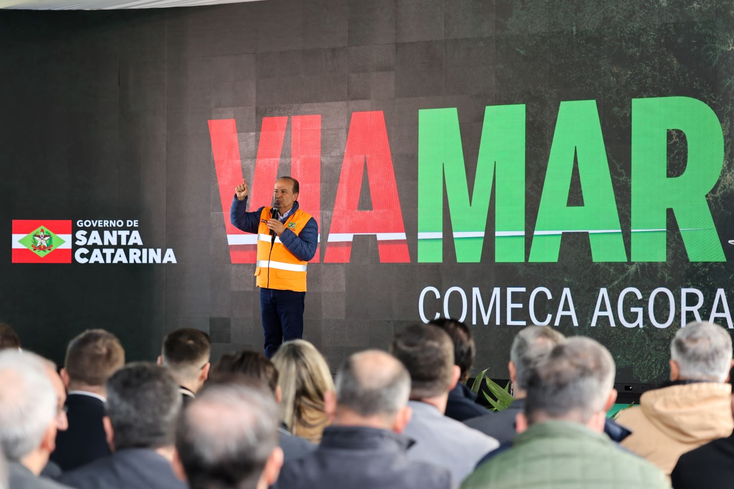 Governo lança edital para construção da VIAMAR, a maior obra rodoviária da história de SC, e novos caminhões do CBMSC chegam aos quartéis